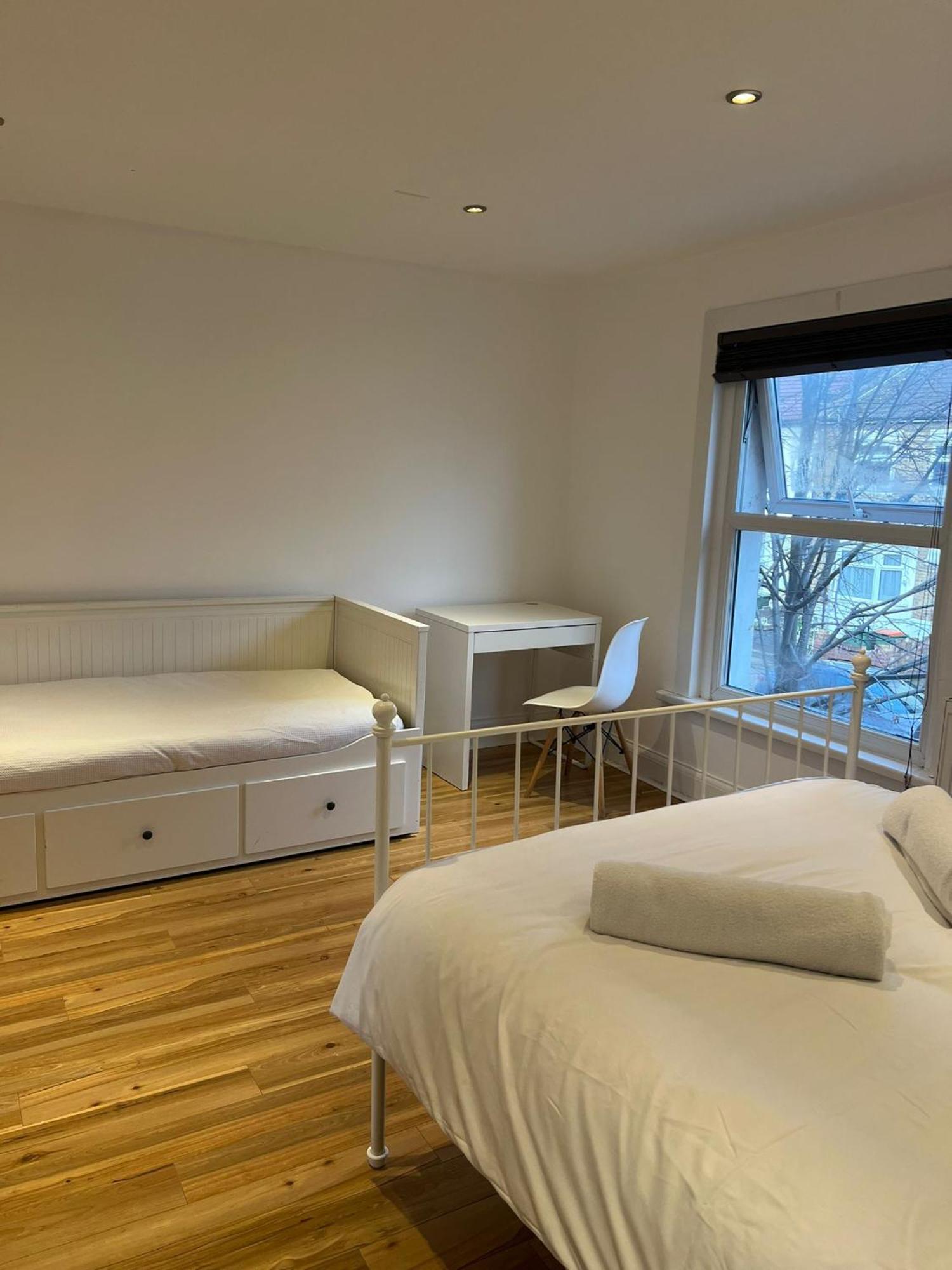 93 West Road Hotel London Eksteriør billede
